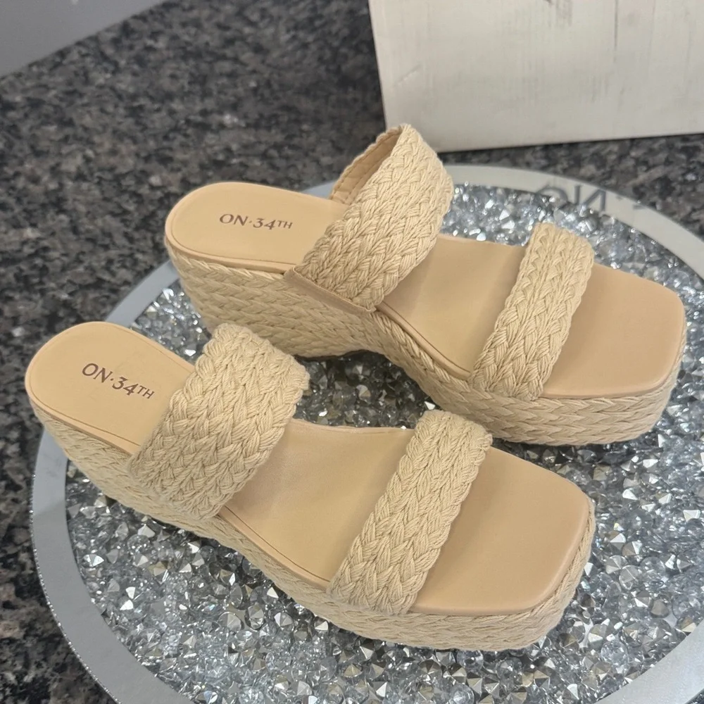 ON 34th natural raffia Beige Woven platform wedge Sandals NEW 9.5